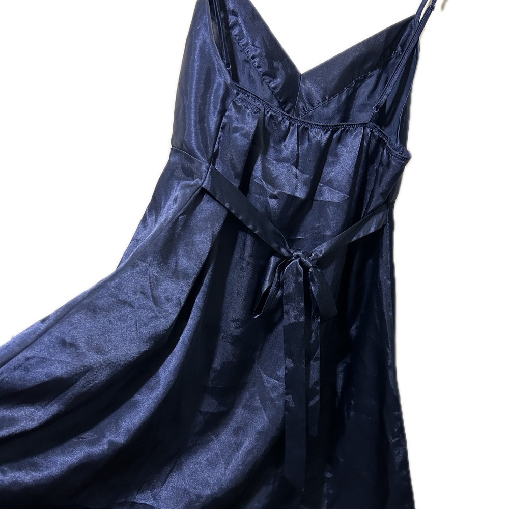 La Vie En Rose Women’s satin navy blue slip dress, back tie belt. Size L